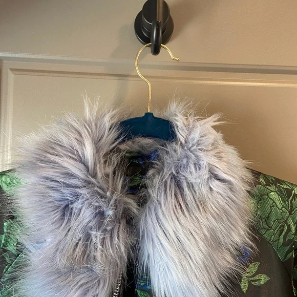 Floral Faux Fur Collar Jacket - Picture 7 of 8